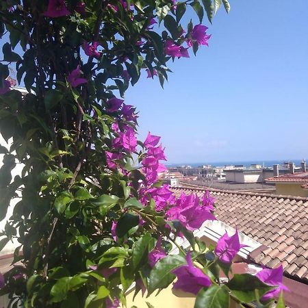 Fronte Al Porto Apartment ซาแลร์โน ภายนอก รูปภาพ