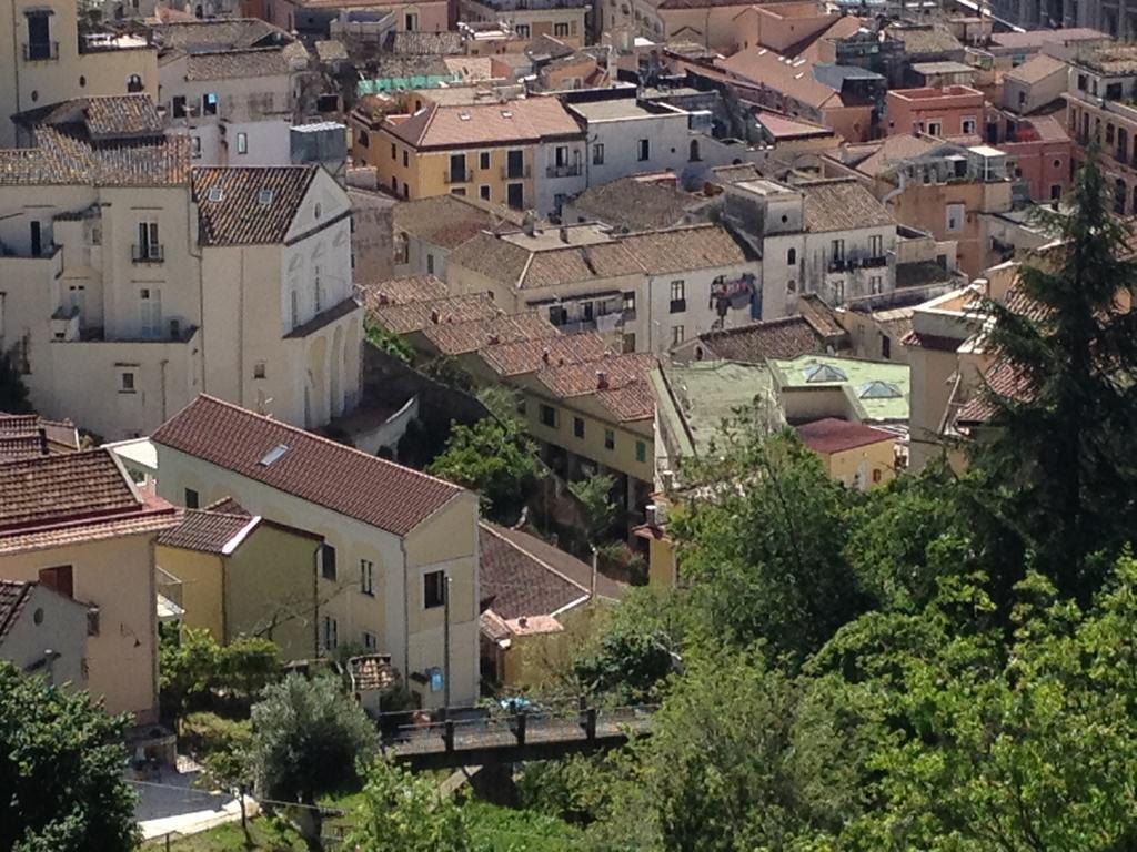 Fronte Al Porto Apartment ซาแลร์โน ภายนอก รูปภาพ
