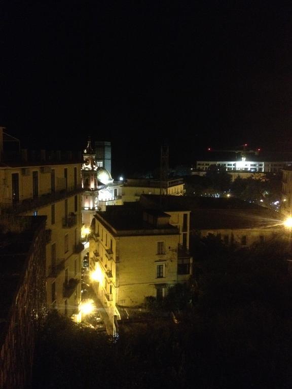 Fronte Al Porto Apartment ซาแลร์โน ภายนอก รูปภาพ