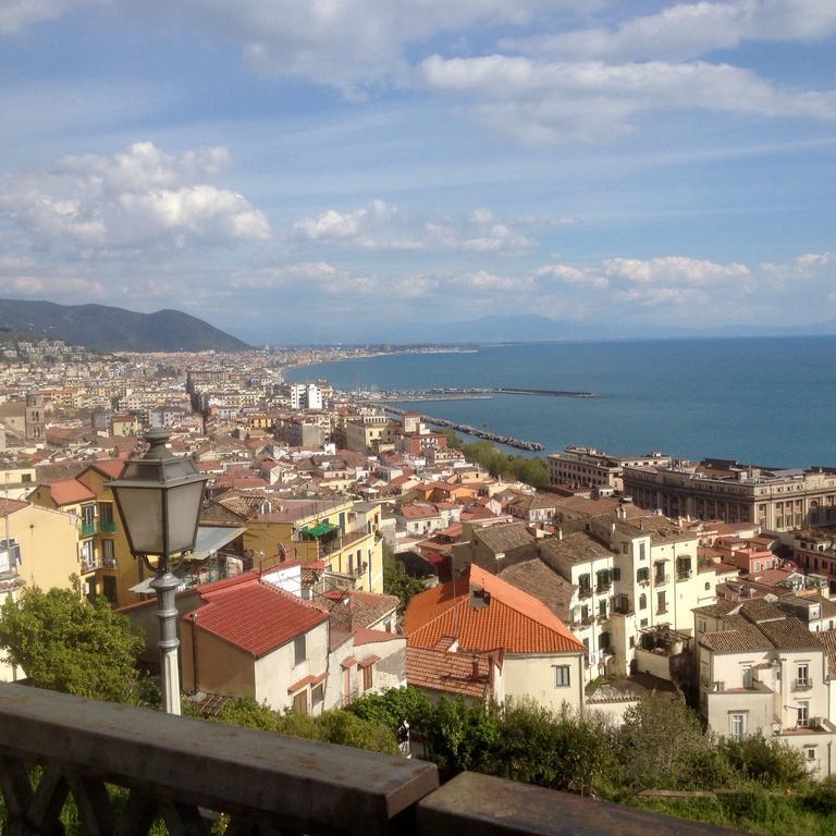 Fronte Al Porto Apartment ซาแลร์โน ภายนอก รูปภาพ