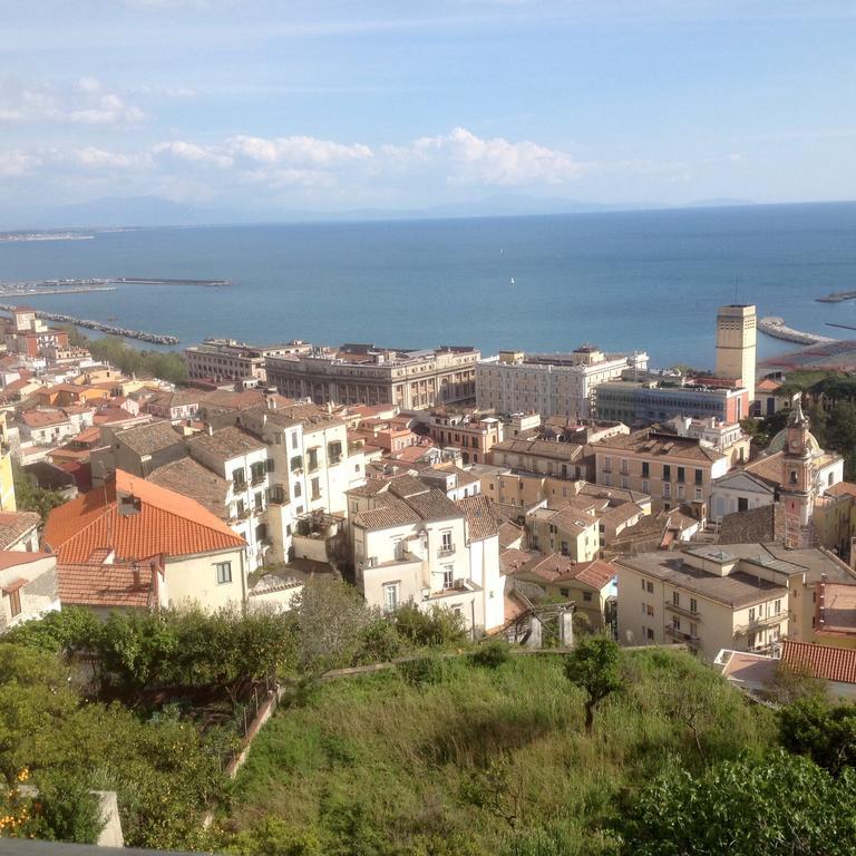 Fronte Al Porto Apartment ซาแลร์โน ภายนอก รูปภาพ