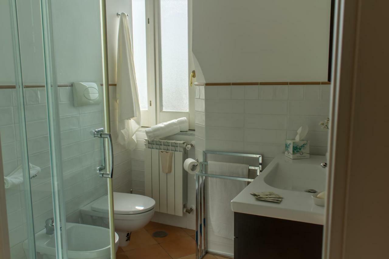 Fronte Al Porto Apartment ซาแลร์โน ภายนอก รูปภาพ