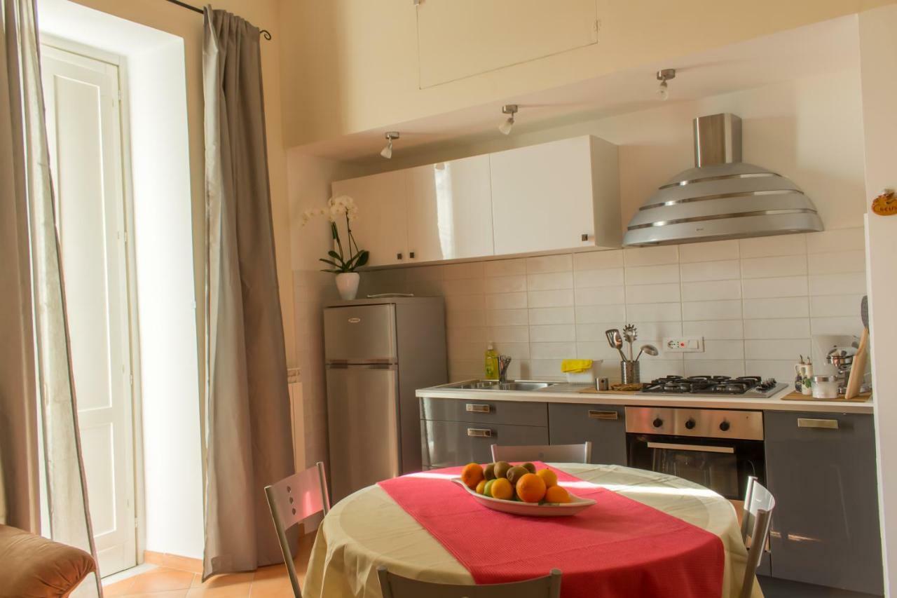 Fronte Al Porto Apartment ซาแลร์โน ภายนอก รูปภาพ