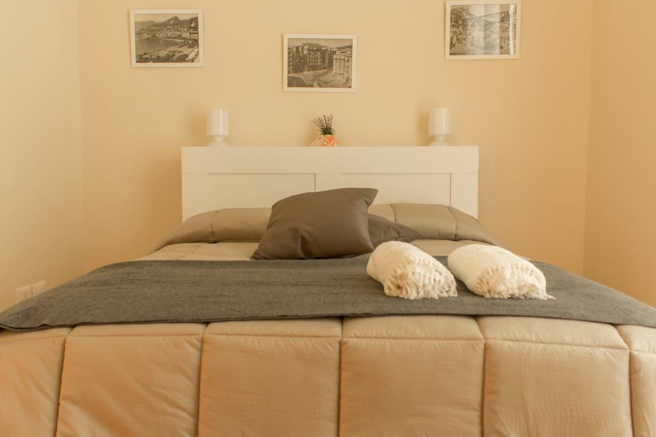 Fronte Al Porto Apartment ซาแลร์โน ภายนอก รูปภาพ
