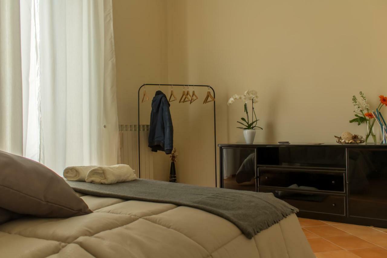 Fronte Al Porto Apartment ซาแลร์โน ภายนอก รูปภาพ