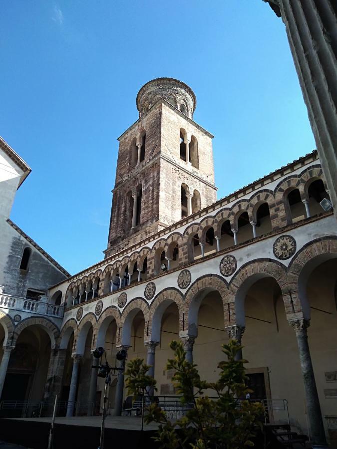 Fronte Al Porto Apartment ซาแลร์โน ภายนอก รูปภาพ