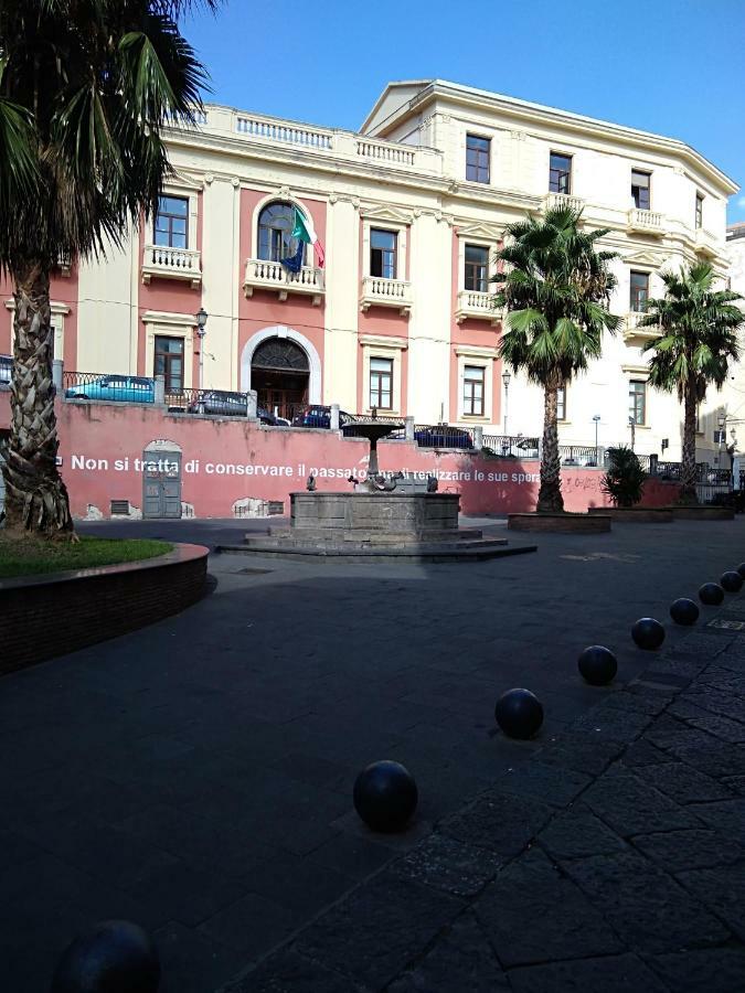 Fronte Al Porto Apartment ซาแลร์โน ภายนอก รูปภาพ