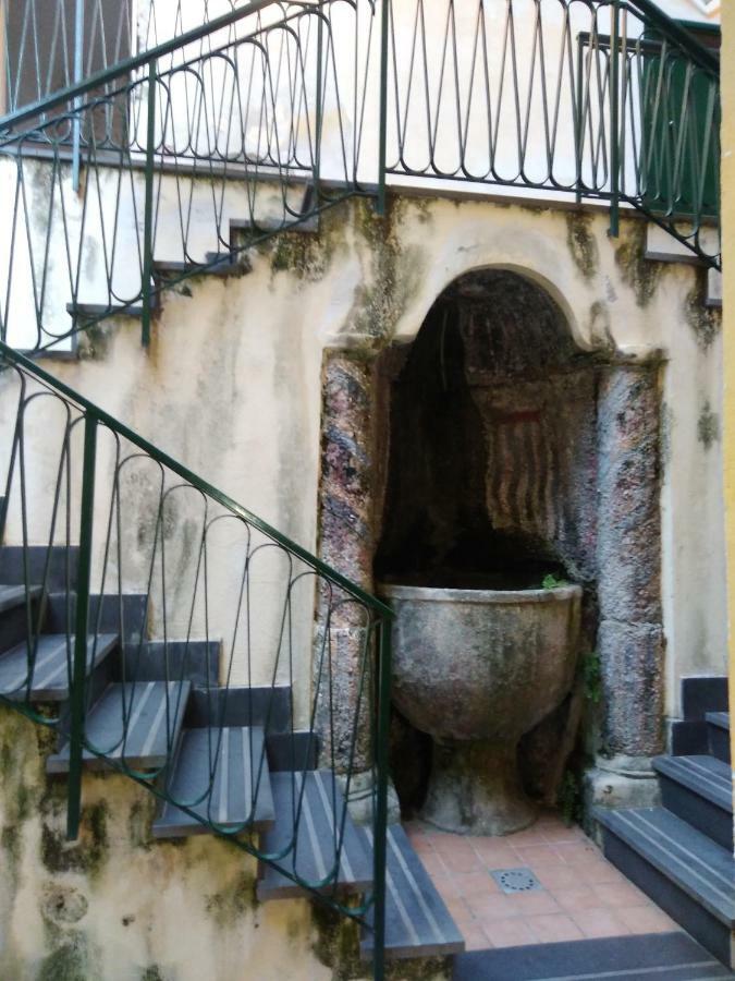 Fronte Al Porto Apartment ซาแลร์โน ภายนอก รูปภาพ